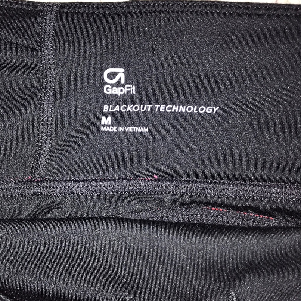 🚫SOLD🚫 NWOT GapFit blackout technology leggings - Picture 10 of 13